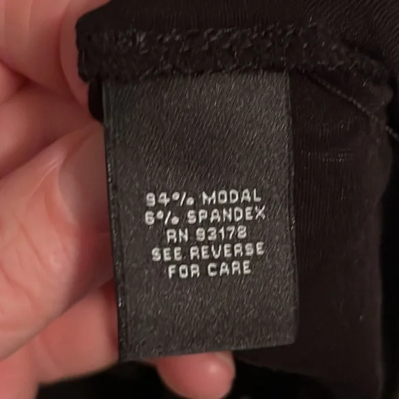 Joan Vass Women’s Plus Size Cap Sleeve Top in Black in 2X - Picture 8 of 9